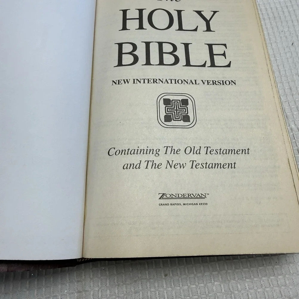 Holy Bible Non Denominational With Helps Red Letter Zondervan Religious 1984